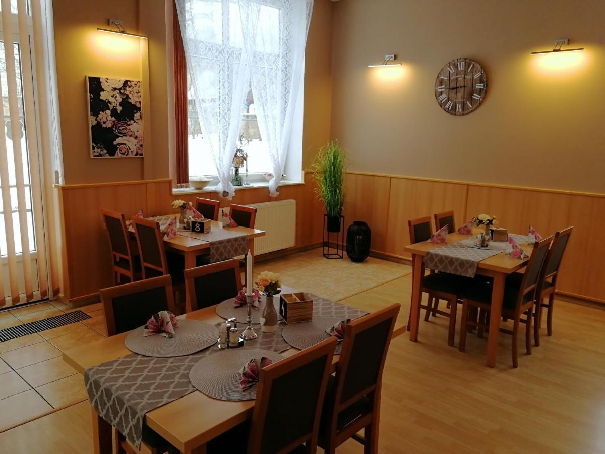 Vzdělávací Středisko a Hotel Varnsdorf Exterior foto